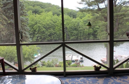 New Fairfield Cottage | Sweet Dotti's Cottage on Candlewood Lake - 60M NYC