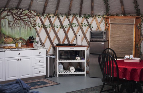 Mason Cabin | Sweet Retreat and Yurt Farm