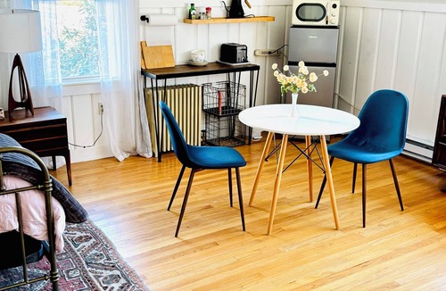 Turners Falls Apartment | Sweet Suite in Montague near Colleges and Downtown Turners Falls Great Falls.