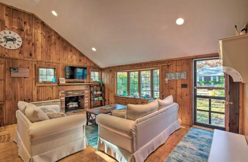 South Dennis House | Swim & Unwind! Follins Pond Cottage Near Beach