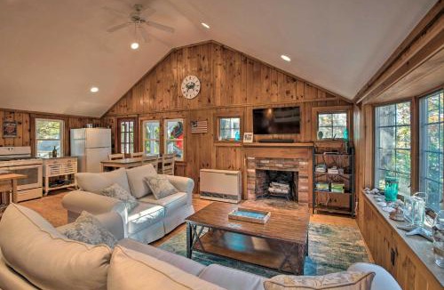 South Dennis House | Swim & Unwind! Follins Pond Cottage Near Beach