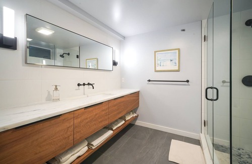 Stockbridge House | Taggart River House: Modern Luxury Meets Nature: Stunning river views, sleeps 10