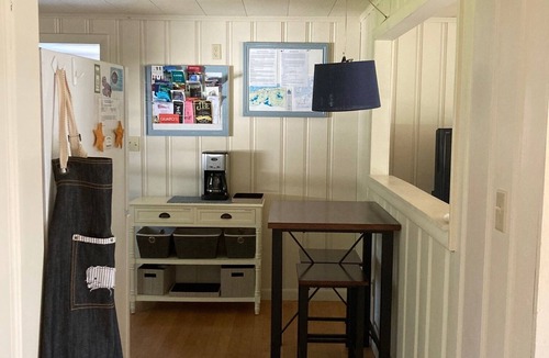 Brewster Cottage | Tales of Sunset Bay, walk from a Quiet Cottage to Brewster’s Paine Creek Beach