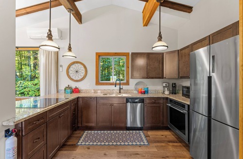 Killington House | Tanglewood Retreat - Hot Tub - Fire Pit - Mountain View