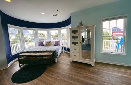 Somers Point Apartment | TAVERN ON THE BAY HOTEL-Frank Sinatra Suite