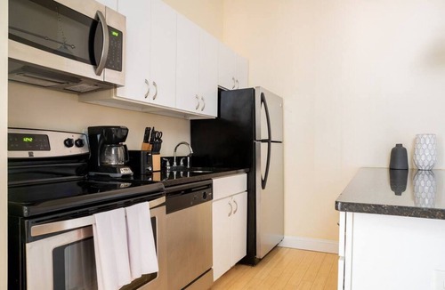 Downtown Boston Apartment | Temp301-4/2 · Beautiful 4br 2br | Downtown Xing | High Ceilings