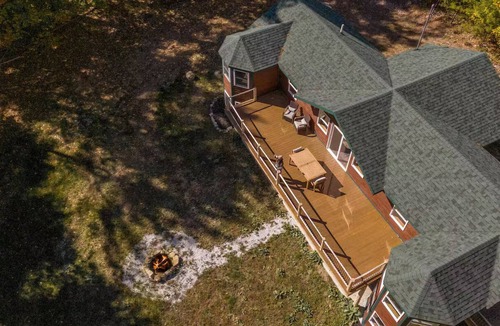 Jay House | The Adirondack Lodge on Cedar Street