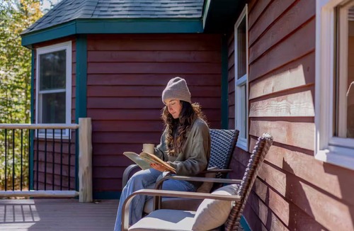 Jay House | The Adirondack Lodge on Cedar Street