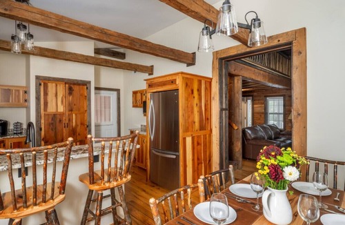 North Creek Apartment | The Alexander Barn - Brand new!