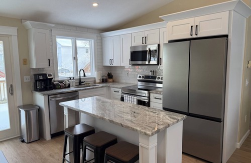 Saunderstown House | The Anchorage-Coastal Getaway w/Private Beach in Narragansett