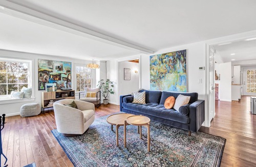 Bridgewater House | The Art House: 5-Acre, Private Getaway with Fireplace