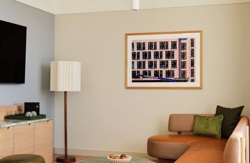 Lower Allston Hotel | The Atlas Hotel | Near Isabella Stewart Gardner Museum | Tower Suite