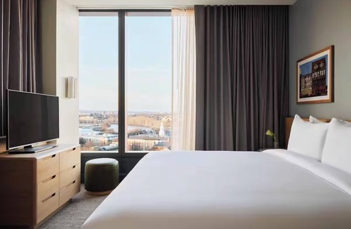 Lower Allston Hotel | The Atlas Hotel | Near Isabella Stewart Gardner Museum | Tower Suite