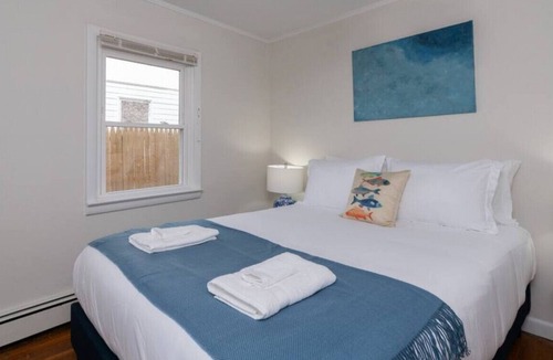 Niantic Cottage | The Bay Cottage · Rocky Neck Park, Beach & Niantic