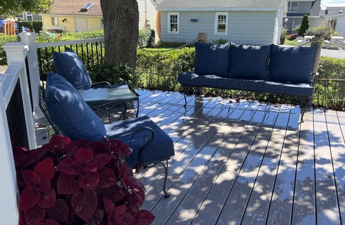 Niantic House | The beach is waiting.