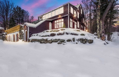 West Dover Villa | The Birch 13BR Villa 2 min from Mt. Snow Hot Tub Pool