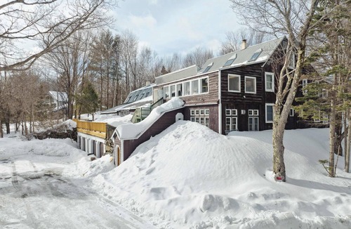 West Dover Villa | The Birch 13BR Villa 2 min from Mt. Snow Hot Tub Pool