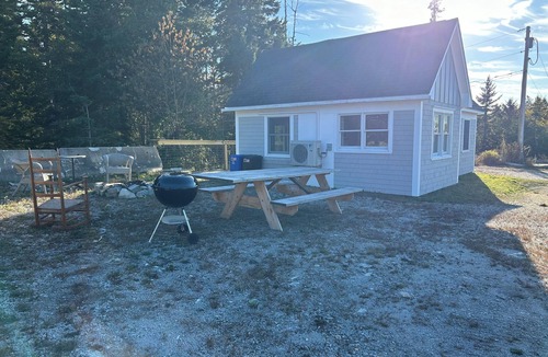 Vinalhaven Cottage | The Bodwell Cottage at East Boston Quarry