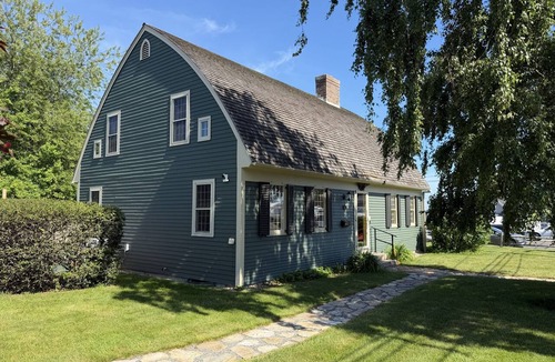 Niantic House | The Bow House - Escape to the Connecticut Seashore