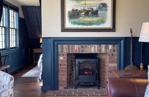 Niantic House | The Bow House - Escape to the Connecticut Seashore