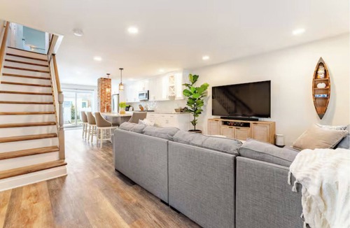 Bradley Beach House | The Bradley Compound: 2 Homes, Sleeps 12, 4 Car Parking