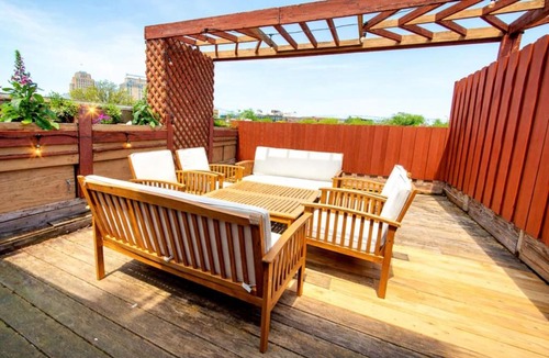 Mill River Apartment | The Brick House Wooster Sq at Yale with Skyline Deck and WD