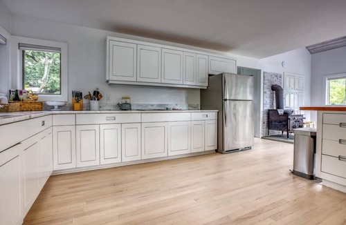 Williamstown House | The Brookman: Renovated 6000 SF Estate On 40 Acres