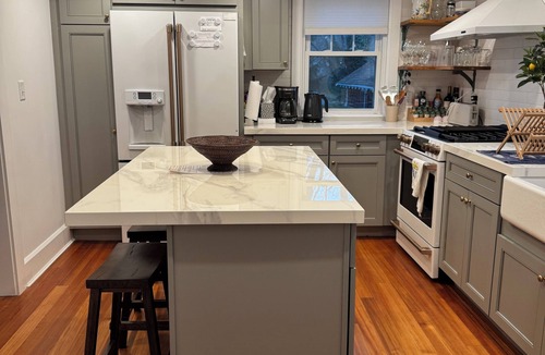 Dartmouth Cottage | The Bungalow! Charming 2br right in the village of Padanaram in So. Dartmouth