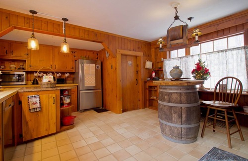 Williamsville House | The Cardinal Lodge- A Riverside Retreat