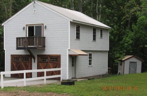 East Stoneham House | The Carriage House, available four seasons on lake Keewaydin