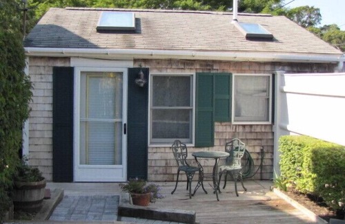 Provincetown Cottage | The charm of Old Cape Cod-free standing cottage