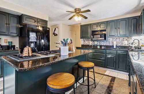 University Circle House | The Cleveland Cornerstone: 7BR + 4 BA + Ultimate Basement w/Gameroom
