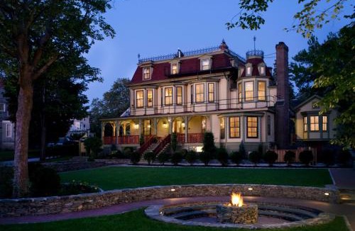 Cliff Walk Hotel | The Cliffside Inn