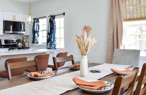 New Northwood House | The Coffeehouse - King Bed - Gym - Fast WiFi - Full Kitchen - Great Vibes