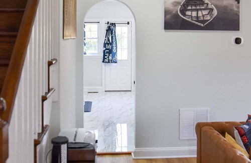 New Northwood House | The Coffeehouse - King Bed - Gym - Fast WiFi - Full Kitchen - Great Vibes