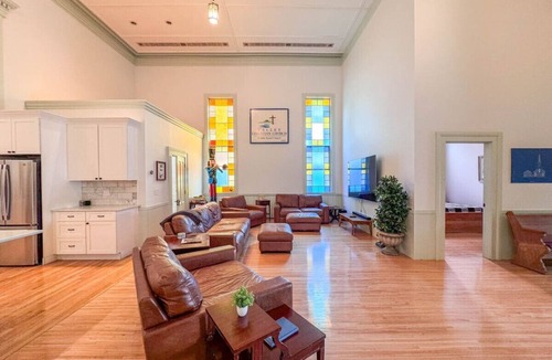 Conway House | The Conway Meeting House + Church | 10 BDRM + Pond