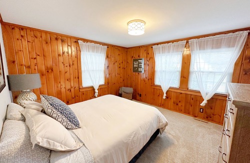 Rye House | The Cottage at Jenness Beach - just steps away!