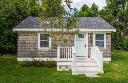 Newport East Cottage | “The Cottages" 3 separate cottages 5 bedrooms
