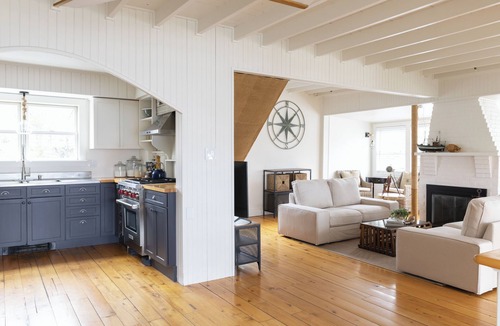 Tiverton House | The Dockside Cottage - Waterfront Cottage with Private Dock