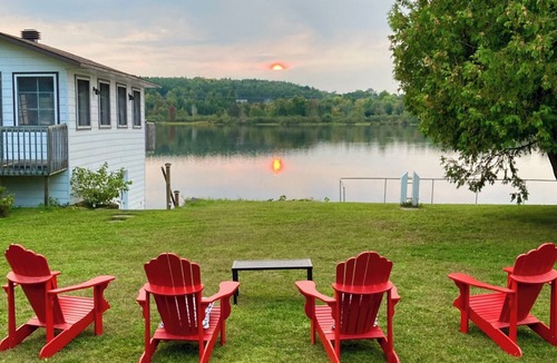 Campbell's Bay House | The Doctor's House - 4 bedroom waterfront home, Campbell's Bay, QC Enr. 319386