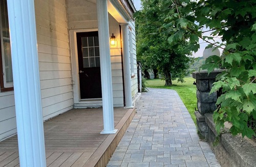 Campbell's Bay House | The Doctor's House - 4 bedroom waterfront home, Campbell's Bay, QC Enr. 319386