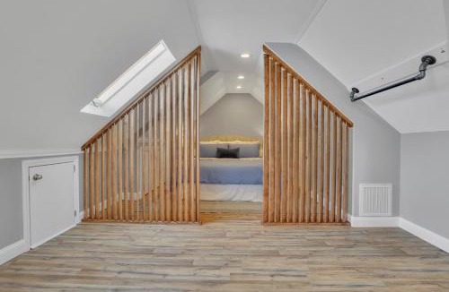West Hartford House | The Downtown Oasis West Hartford