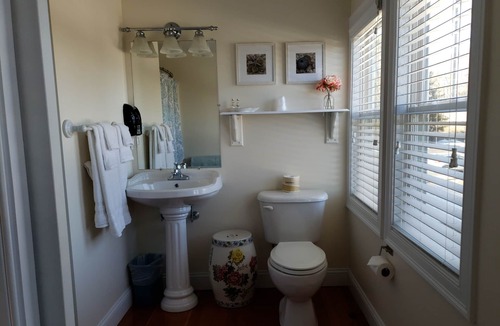 Ogunquit - Wells Bed & Breakfast | The Elmere House Bed & Breakfast