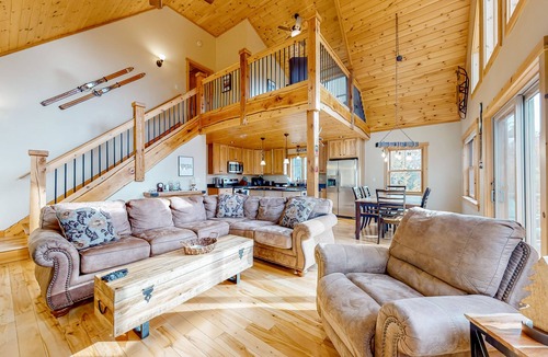 Bethel House | The Escape at ThunderSnow Sunday River lodge with Stunning Views to Wake Up to