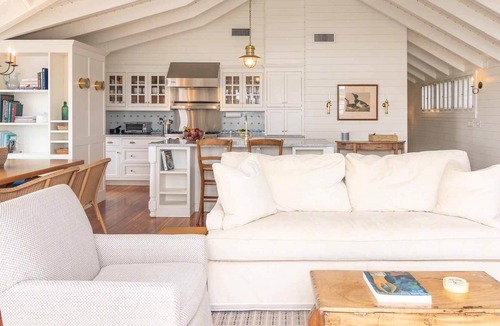 Edgartown House | The Ferry House On Edgartown Harbor