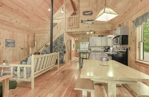Jay Cabin | The Fisher House - Secluded Cabin near Whiteface