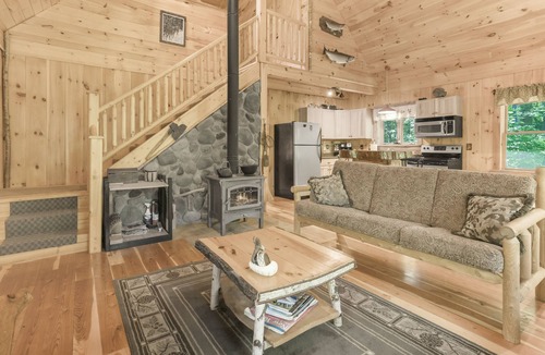 Jay Cabin | The Fisher House - Secluded Cabin near Whiteface