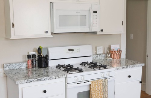 Salem Apartment | The Gatehouse at Castle Hill
