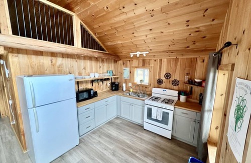 Shawmut Cabin | The Getaway- A Cozy Lakeside Cabin