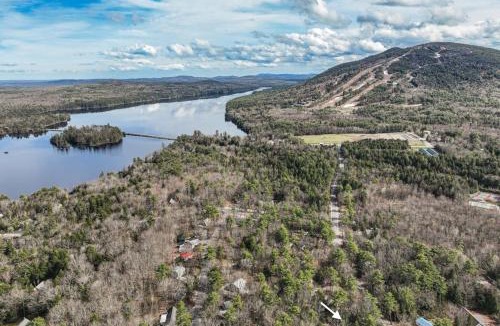 Bridgton House | The Good Knight